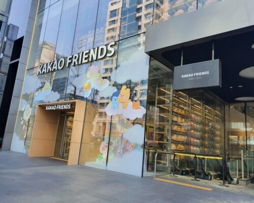 韓国の人気スポット KAKAOフレンズストア 弘大フラグシップストア