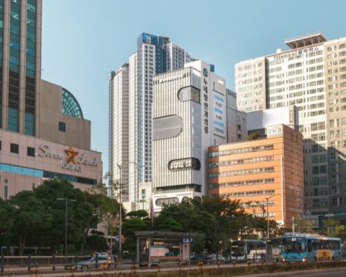 多言語対応 眼科 釜山「ヌネビット眼科」視力矯正から白内障まで総合ケア